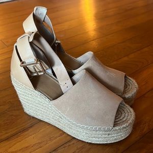 Gianni Bini wedges, size 8